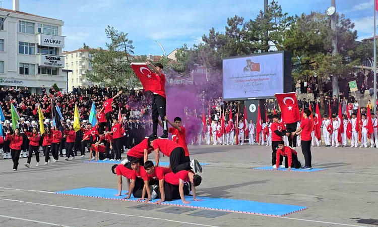 Kritik Açıklama: Yozgat’ta 7’den 70’e Cumhuriyet Bayramı coşkusu meydana geldi