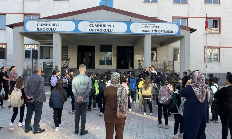 Kritik Açıklama: Yüksekova’da 30 bin öğrenci ders başı yaptı ve Merak Edilenler
