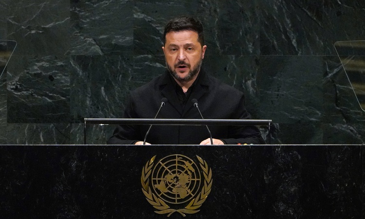 Kritik Açıklama: Zelenskiy cephede operasyonları durdurmaya hazır, toprak tavizini reddediyor