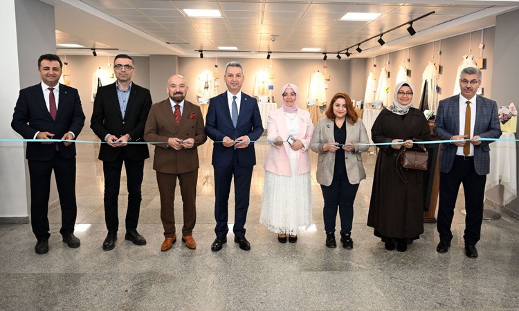 KSÜ’de açılan sergi, geleneksel Türk motiflerini çağdaş tasarımla buluşturuyor