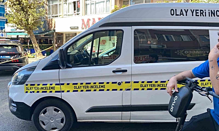 Küçükçekmece’de feci kaza: Su tankerinin altında kalan kadın yaşamını yitirdi - Son Dakika Bilgileri