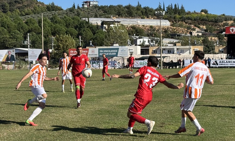 Kumluca Belediyespor, SAL'de sezonu evinde Finike Belediyespor'a 3-1 yenilerek açtı - Son Dakika Bilgileri