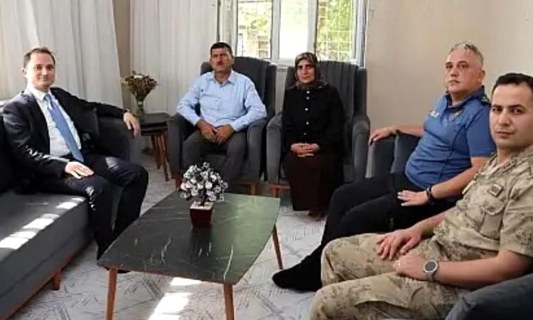 Kurtalan District Governor Başara met with the families of the martyrs - Breaking News