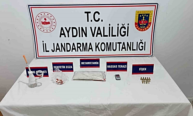 Kuşadası’nda uyuşturucu operasyonu: 3 şüpheli yakalanarak gözaltına sevk edildi: Gelişmeler Takip Ediliyor