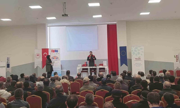 Kütahya Çavdarhisar'da üretici ve yatırımcılara kırsal kalkınma destekleri tanıtıldı: Gelişmeler Takip Ediliyo