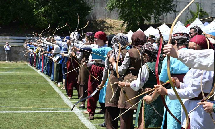 Ayrıntılar Netleşti: Kütahya’da tarihi Ok Meydanı’nda 490 sporcu şampiyonluk için ok atıyor - Son Dakika
