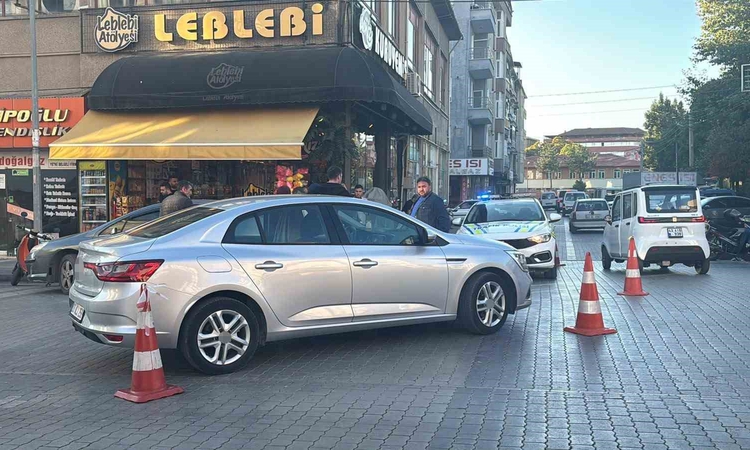 Kütahya Tavşanlı'da otomobil ile motosiklet çarpıştı, 1 kişi yaralandı | İşte Tüm Ayrıntılar
