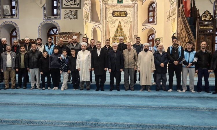 Kütahya Ulu Camii'nde sabah namazı buluşmasında 81 İl 81 Hatim için dua edildi | İşte Tüm Ayrıntılar
