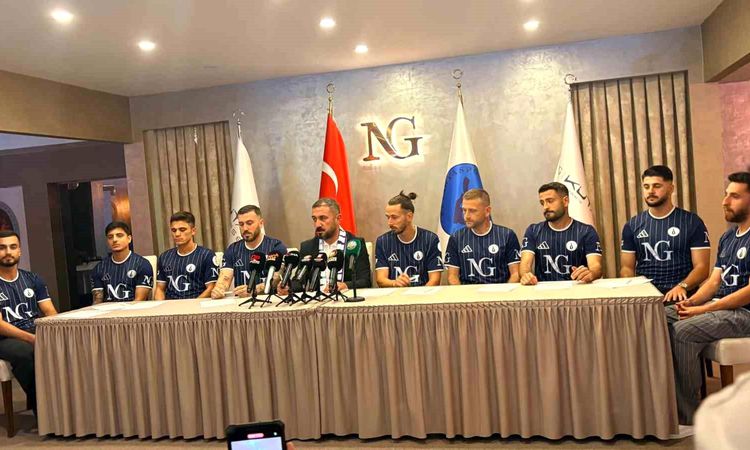 Son Gelişme: Kütahyaspor 9 futbolcuyla sözleşme imzaladı - Son Dakika: Gelişmeler Takip Ediliyor