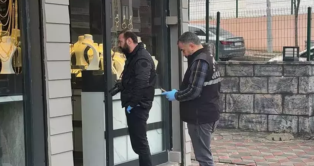 Gündemden Son Bilgiler: Kuyumcu dükkanında silahlı soygun: Polisi vurup altınlarla kaçtılar - Son Dakika | İşt