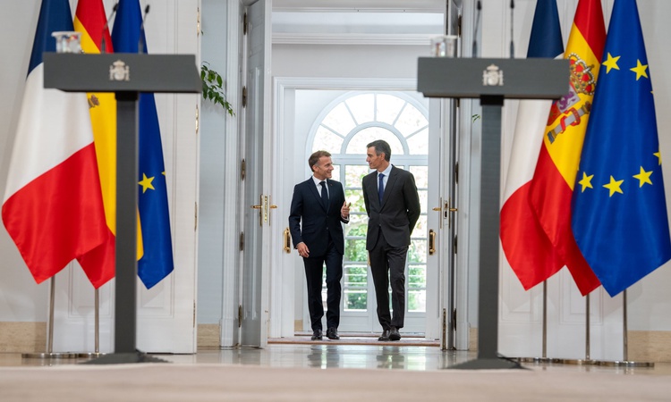 Macron, İngiltere'nin AB'ye dönüşünü destekledi ve 'Tekrar hoş geldiniz' dedi