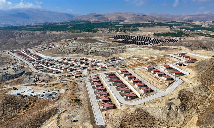 Malatya'da deprem konutlarının hak sahiplerine teslimi devam ediyor: Gelişmeler Takip Ediliyor