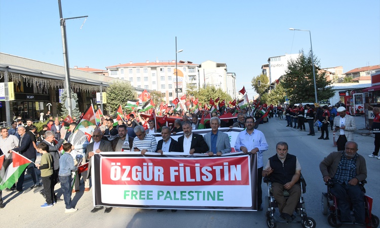 Malatya'da Gazze'deki soykırımının 3. yılı yürüyüşle protesto edildi ve Merak Edilenler