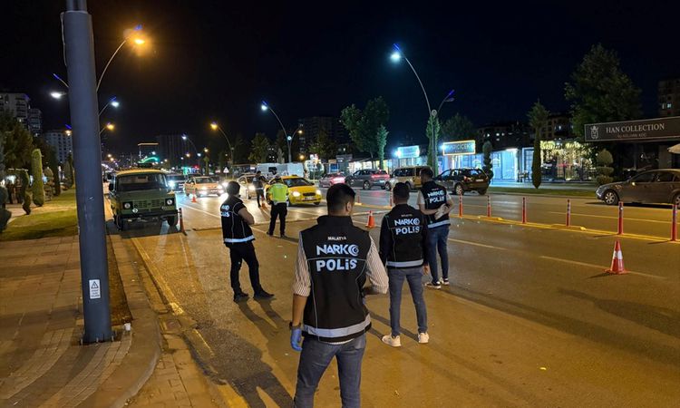 Sıcak Gündem: Malatya'da "NARKOALAN-3" uygulamasında 387 kişi sorgulandı - Son Dakika Haberleri ve Merak Edile