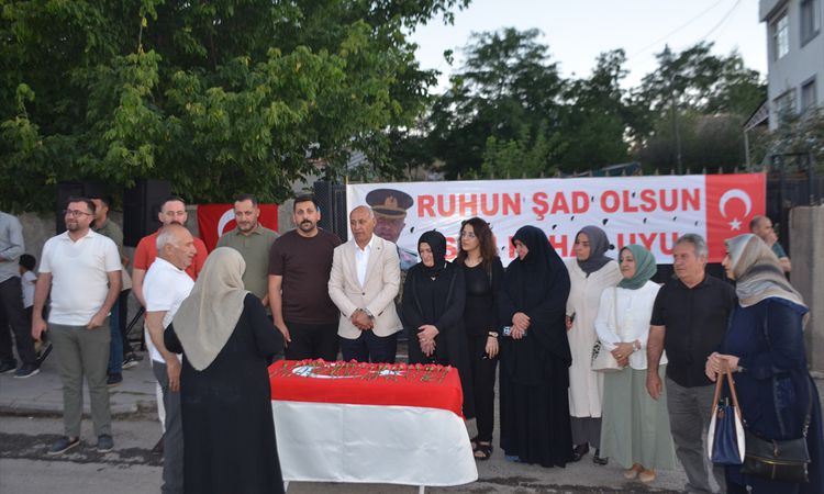 Gündemden Son Bilgiler: Malazgirt'te şehit binbaşı Arslan Kulaksız anıldı - Son Dakika Haberleri ve Merak Edil