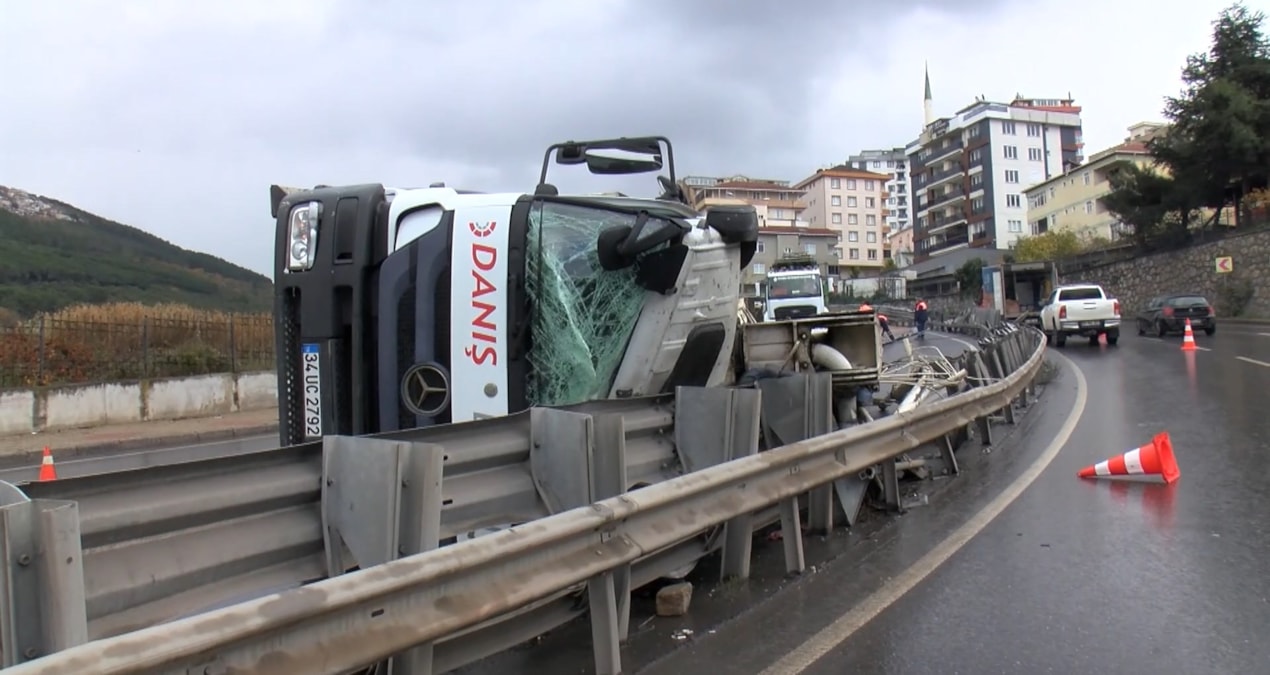 Ayrıntılar Netleşti: Maltepe’de beton pompalı kamyon devrildi - Son Dakika - Son Dakika Bilgileri