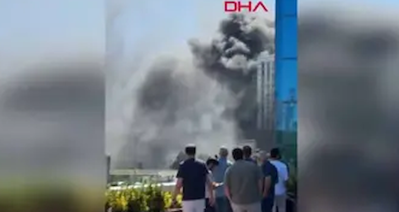 Maltepe'de panik anları! İnşaat alevlere teslim oldu, müdahale devam ediyor - Son Dakika Haberleri ve Merak Ed