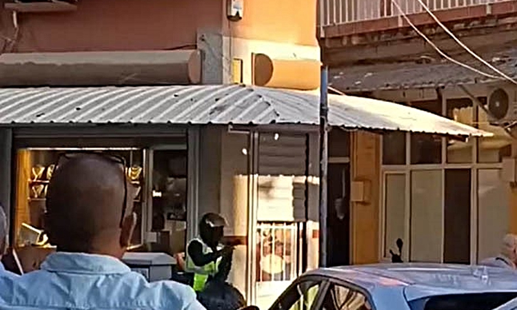 Manisa Salihli'de kuyumcuya soygun girişiminde 2 kişi yaralandı, şüpheli yakalandı | İşte Tüm Ayrıntılar