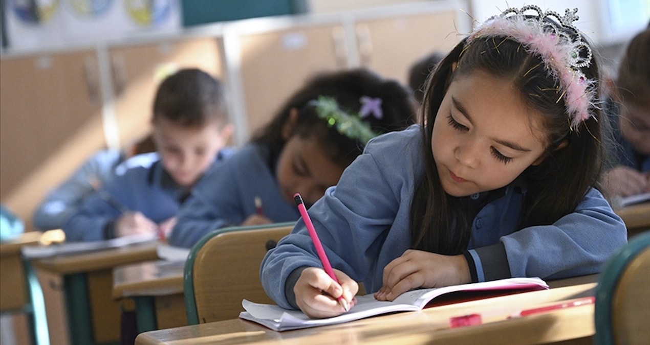 Ayrıntılar Netleşti: MEB tüm detaylarıyla paylaştı:  Cuma günü okullar tatil edildi - Son Dakika: Gelişmeler T