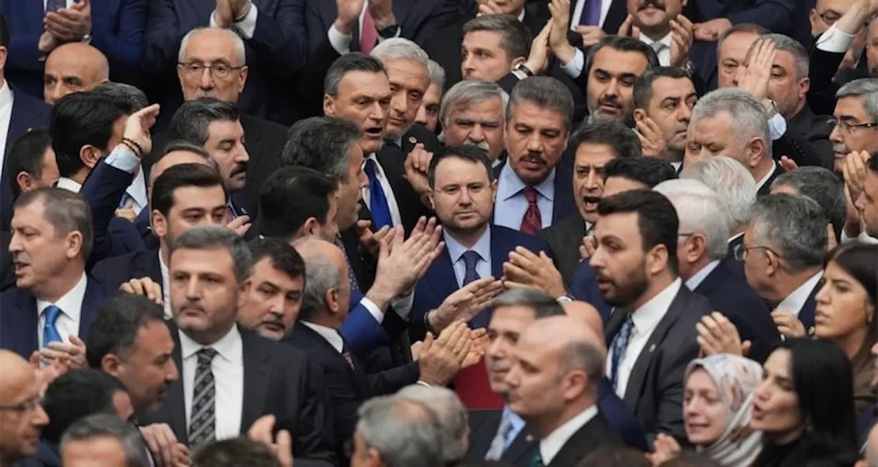 Gündemden Son Bilgiler: Meclis kulislerinde konuşulan iddiayı Başarır doğruladı: Biz düşman değiliz, herkes or