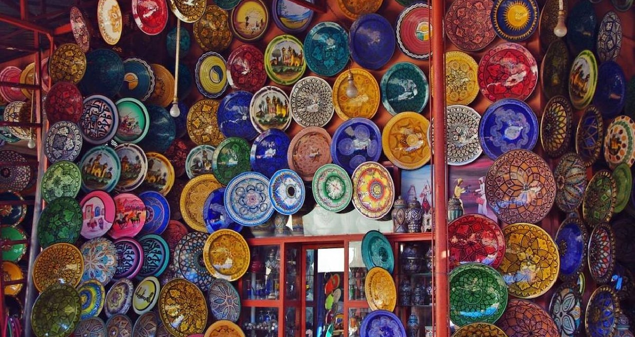 Meğer yemek tabakları bu yüzden rengarenkmiş - En Son Haber ve Merak Edilenler