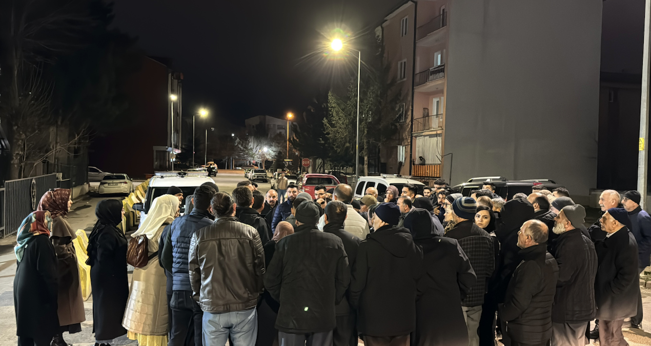Son Gelişme: Mekke uçağını bekleyen umreciler hayrete gerileme kaydetti: Soluğu karakolda aldılar - Haberleri