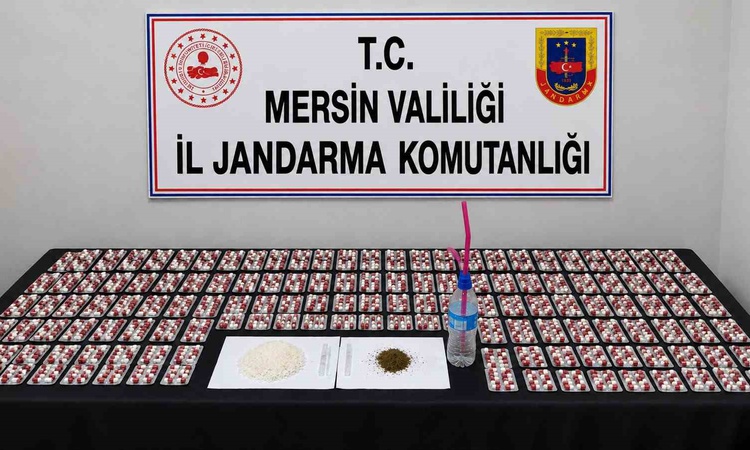 Mersin Yenişehir'de uyuşturucu operasyonunda bin 256 sentetik hap ele geçirildi