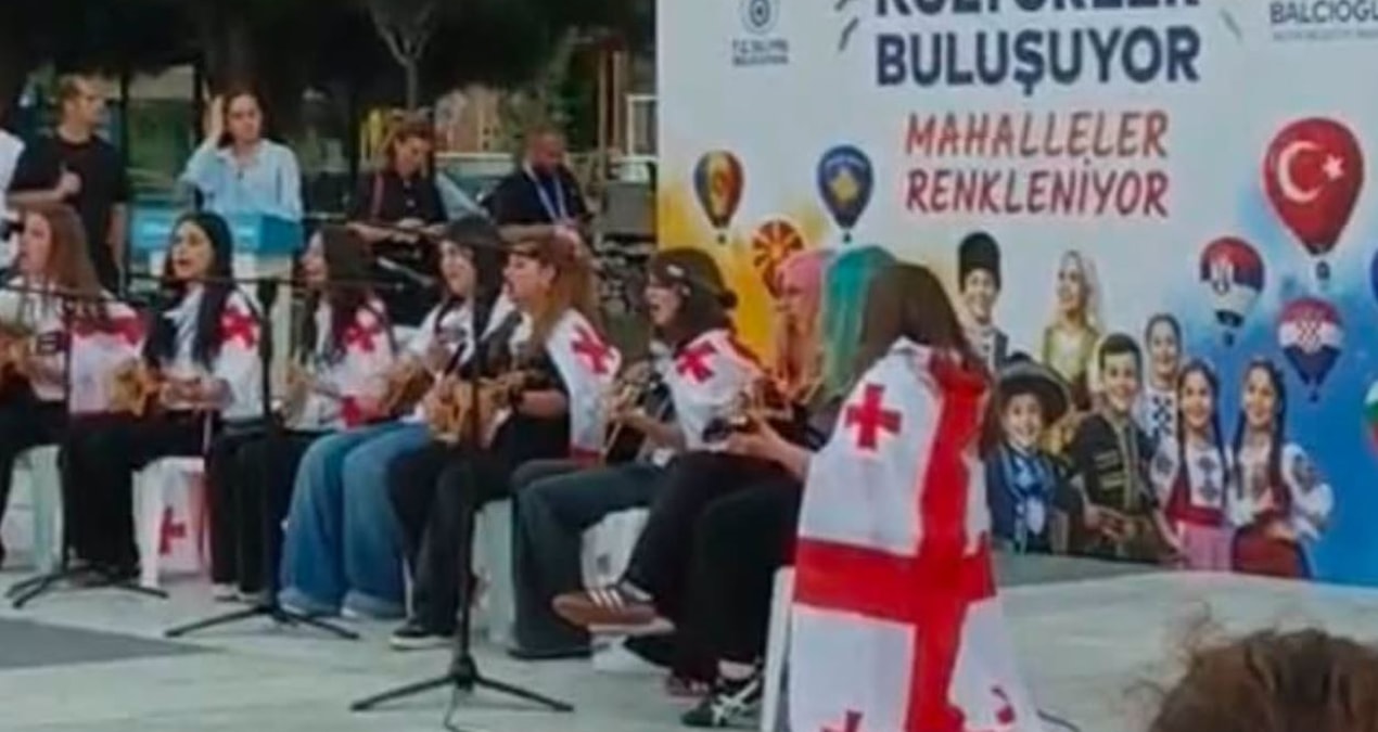 MHP president mistook the Georgian Flag for a crusader banner - Breaking News