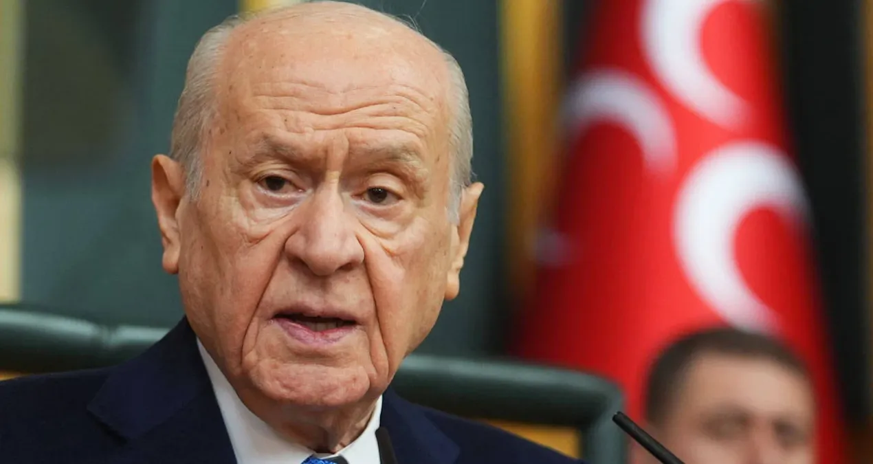 MHP'de sular durulmuyor: 3 il görevden alındı! - Son Dakika: Gelişmeler Takip Ediliyor