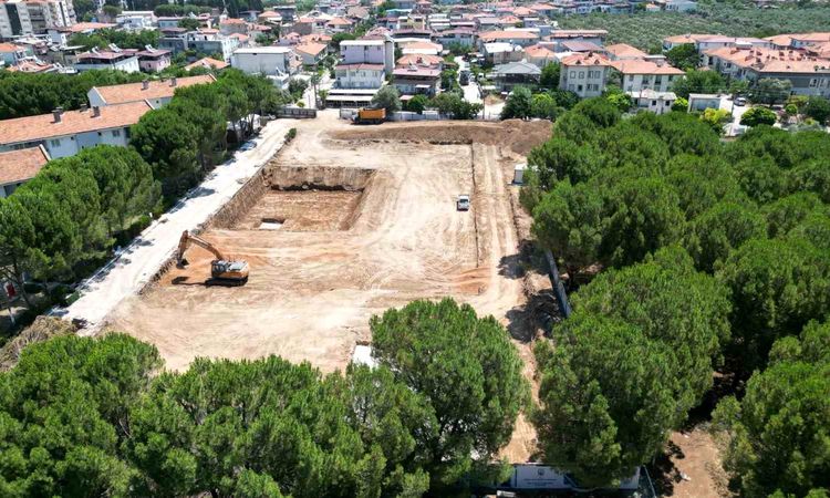 Construction begins on Milas Veterinary Faculty Animal Hospital.