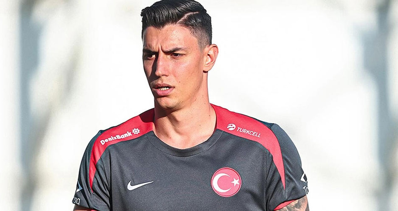Sıcak Gündem: Milli futbolcu Berke Özer'in hayali kısa sürede gerçek oldu: Sonunda o elmayı yedi! - Haberleri