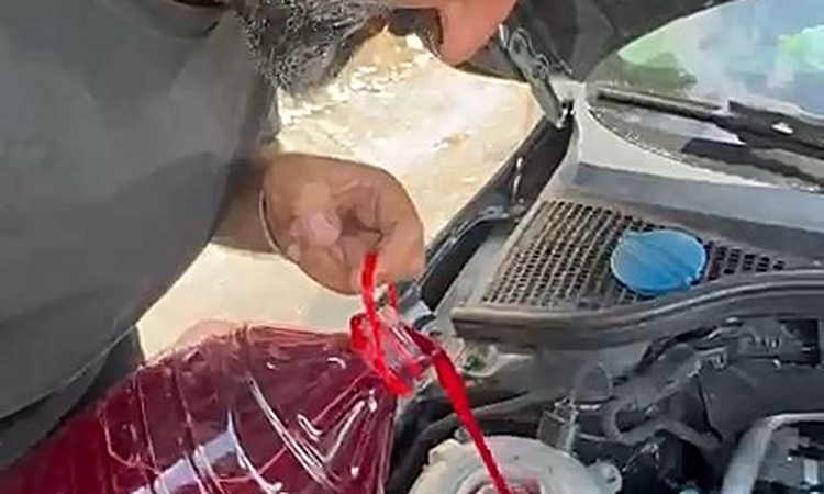 Motor suyu biten oto tamircisi, otobanda şalgam suyuyla 40 kilometre gitti: Gelişmeler Takip Ediliyor