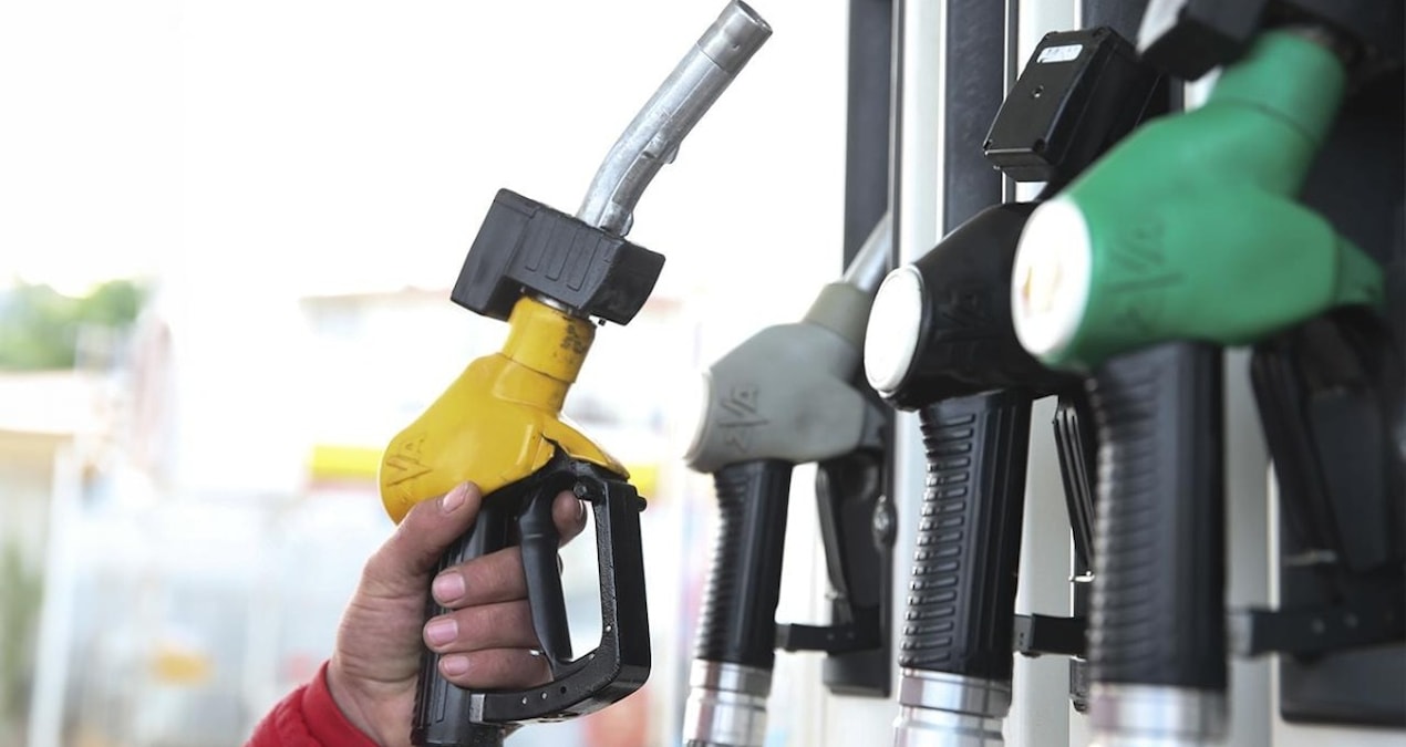 Ayrıntılar Netleşti: Motorine 2.40 TL’lik dev zam yolda - Son Dakika: Gelişmeler Takip Ediliyor