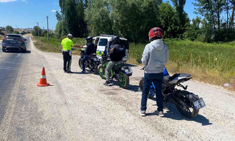 Strict control of motorcycles and electric bicycles - Last Minute