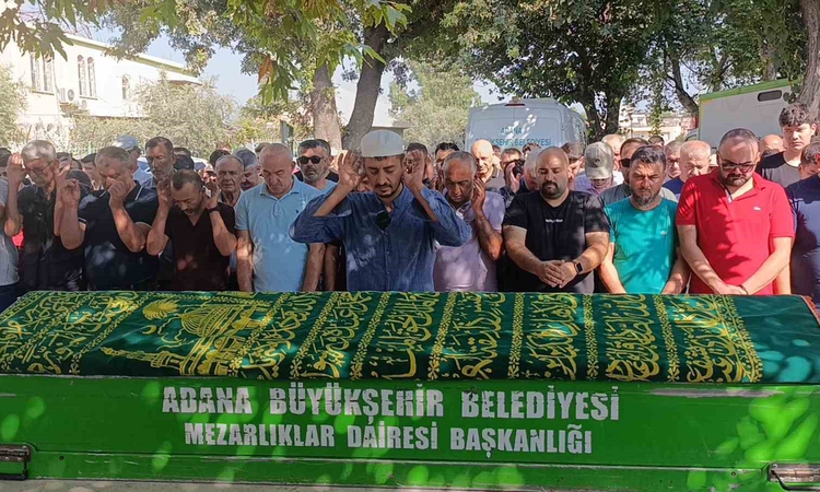 Motosiklet kazasında hayatını kaybeden 17 yaşındaki Ayaz, son yolculuğuna uğurlandı