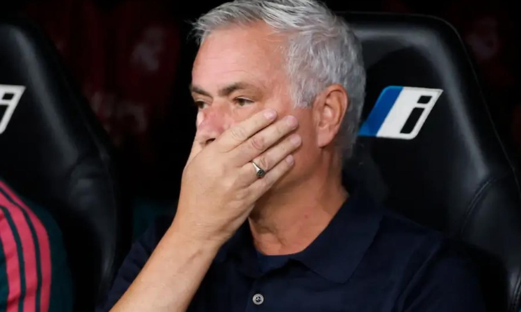 Mourinho yine yaptı yapacağını! Maç sonunda basın toplantısına çıkmadı - Son Dakika Bilgileri
