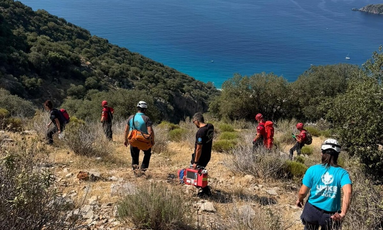 Muğla Fethiye'de yamaç paraşütü uçuşunda kayalıklara düşen Rus turist öldü - Son Dakika Bilgileri