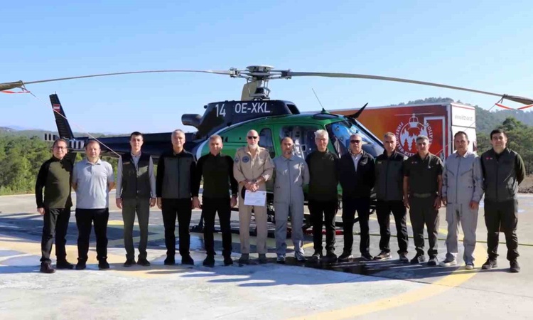 Muğla'da görevleri 31 Ekim'de sona erecek helikopter ekibine teşekkür belgesi verildi - Son Dakika Bilgileri