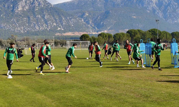 Muğlaspor, Kayserispor deplasmanı öncesi hazırlıklarını tamamladı ve Merak Edilenler
