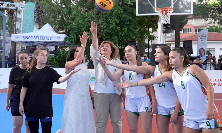Sıcak Gündem: Mustafa Berkay Akbaş Sokak Basketbolu Turnuvası: 15 ülkeden 304 sporcu katılıyor - Haberleri