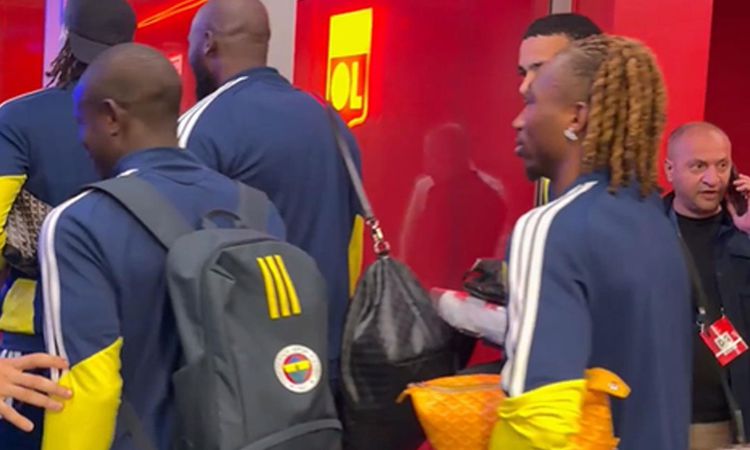 N'Golo Kante yine taraftarı mest etti