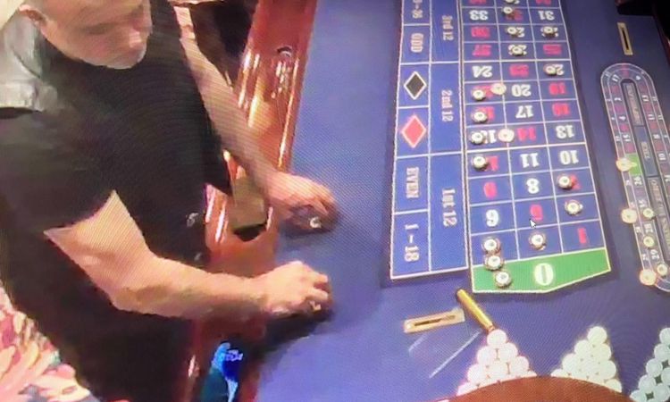 It was revealed where and on what date it was shot! Here is the behind the scenes of Haluk Levent's casino photo - News