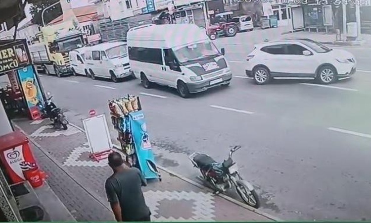 Nevşehir Kaymaklı'da zincirleme kazada 4 araç hasar gördü, yaralanan olmadı - Son Dakika Bilgileri