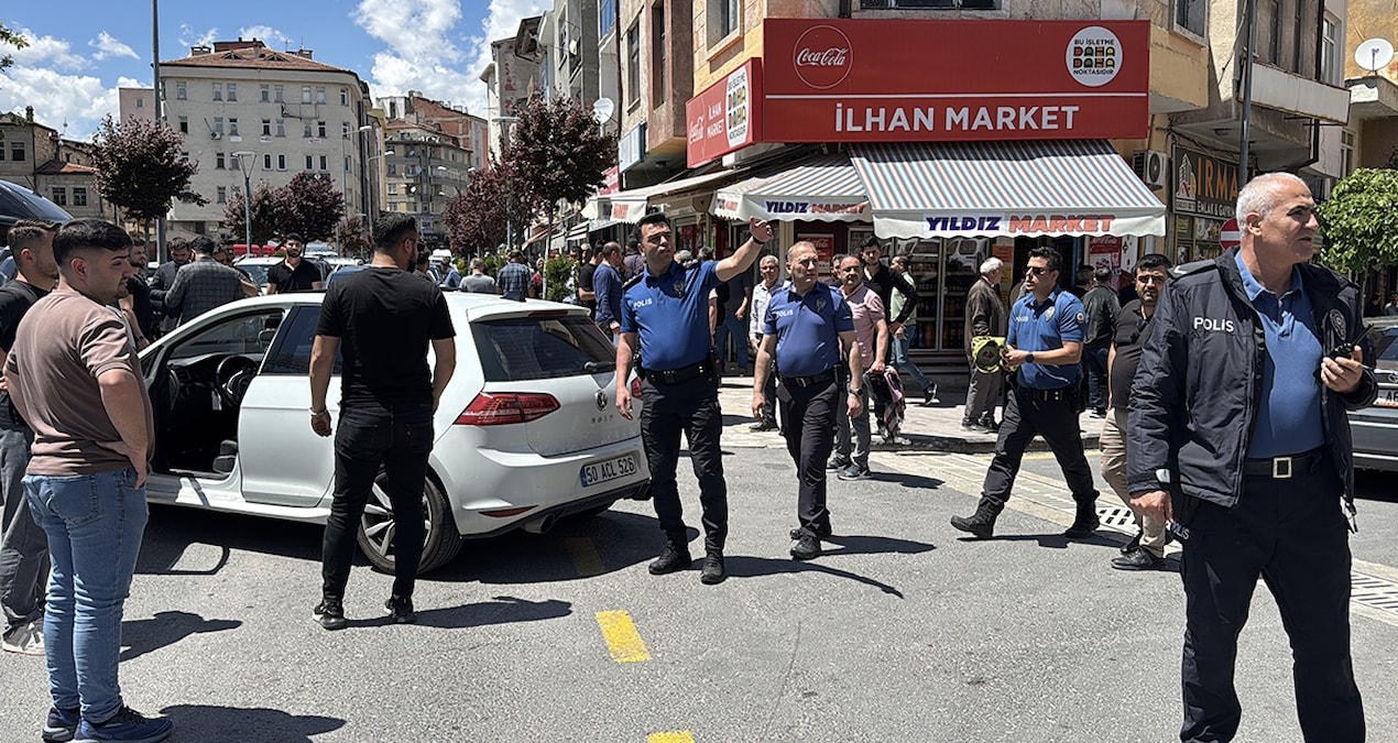 Kritik Açıklama: Nevşehir'de yol verme tartışmasında kaldırımda bekleyen esnaf silahla yaralandı - Son Dakika
