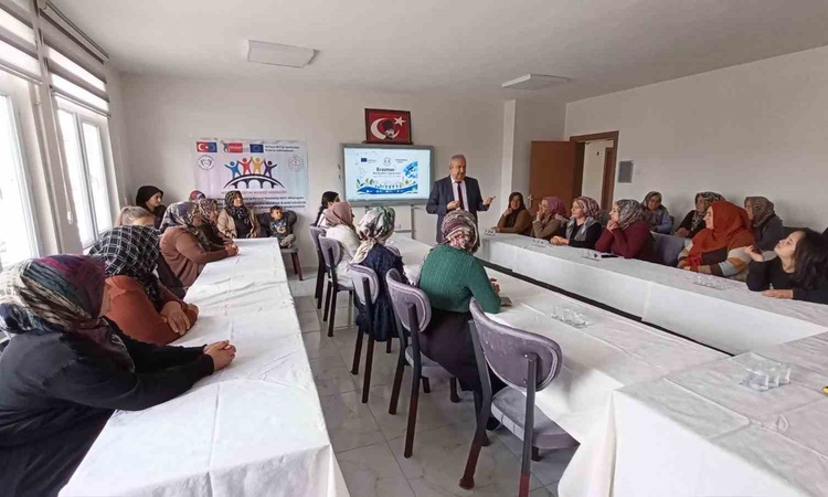 Niğde Çiftlik'te Erasmus+ etkinliğinde kapsayıcı eğitim ve drama ele alındı: Gelişmeler Takip Ediliyor