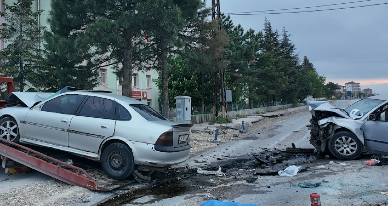 Niğde'de feci kaza! 2 ölü 2 yaralı - Haberleri