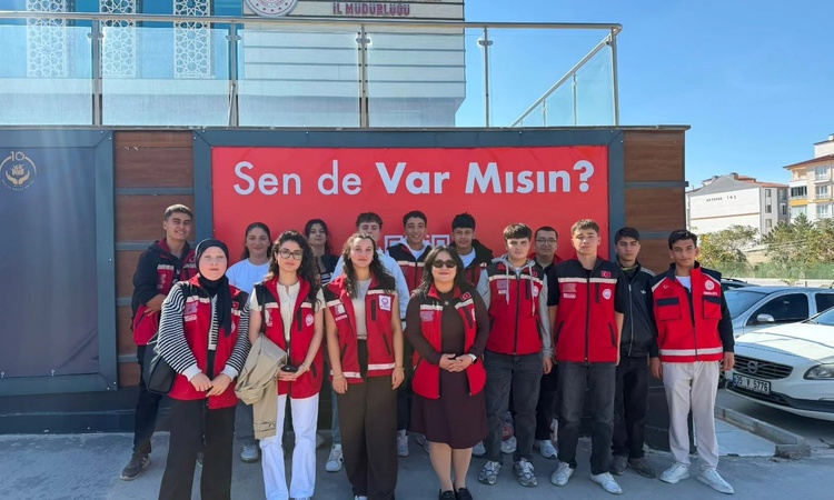 Niğde'de hastanede tedavi gören çocuklara İyilik Var etkinliğinde hediye verildi ve Merak Edilenler