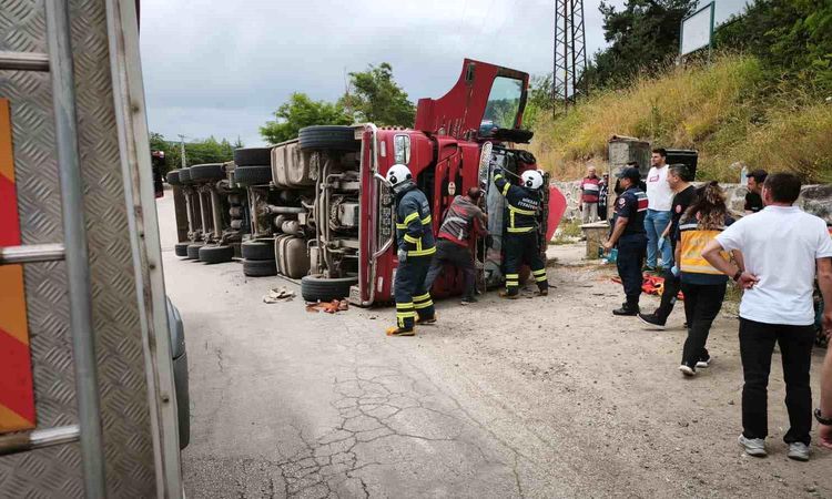 Truck overturned in Niksar: 3 injured - Last Minute