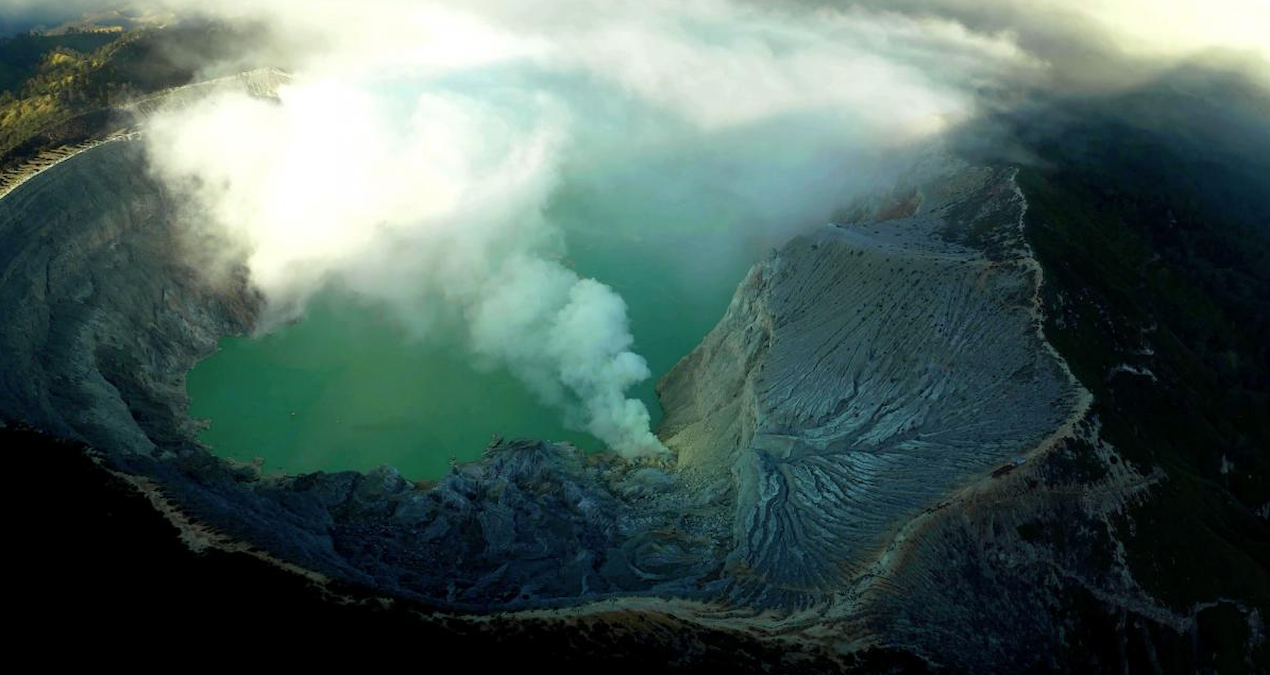 Volcano on the ocean floor sprayed a substance that does not exist on Earth - Breaking News