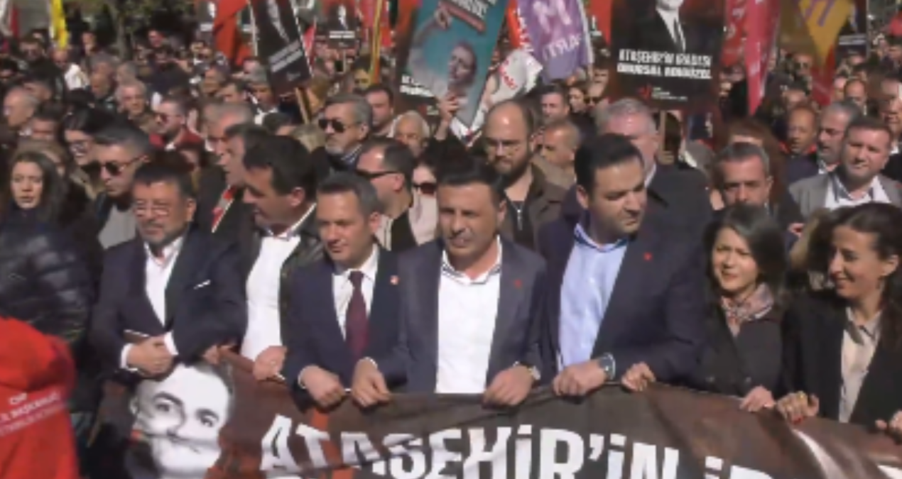 Onursal Adıgüzel gözaltında, Ataşehir'de binlerce kişi yürüyüşte - Son Dakika